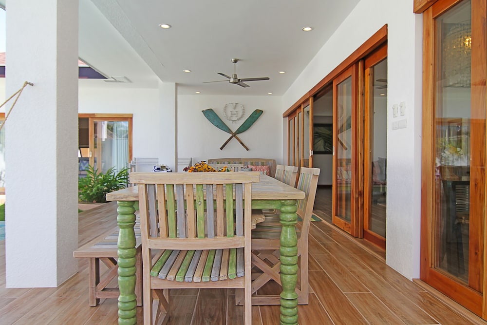 Vida Homes Condo Resort 64/78