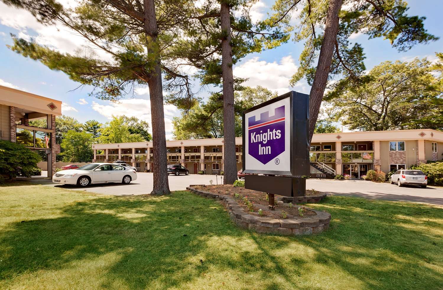 Super 8 by Wyndham Traverse City 21/21