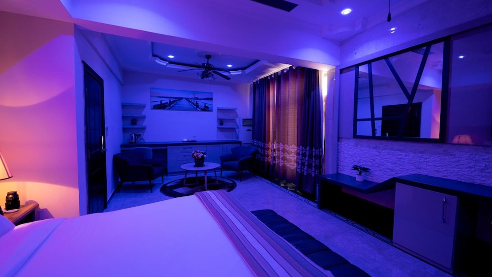 Lantana Hotel 34/46