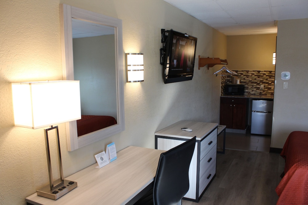 Travel Inn and Suites Flemington 24/50