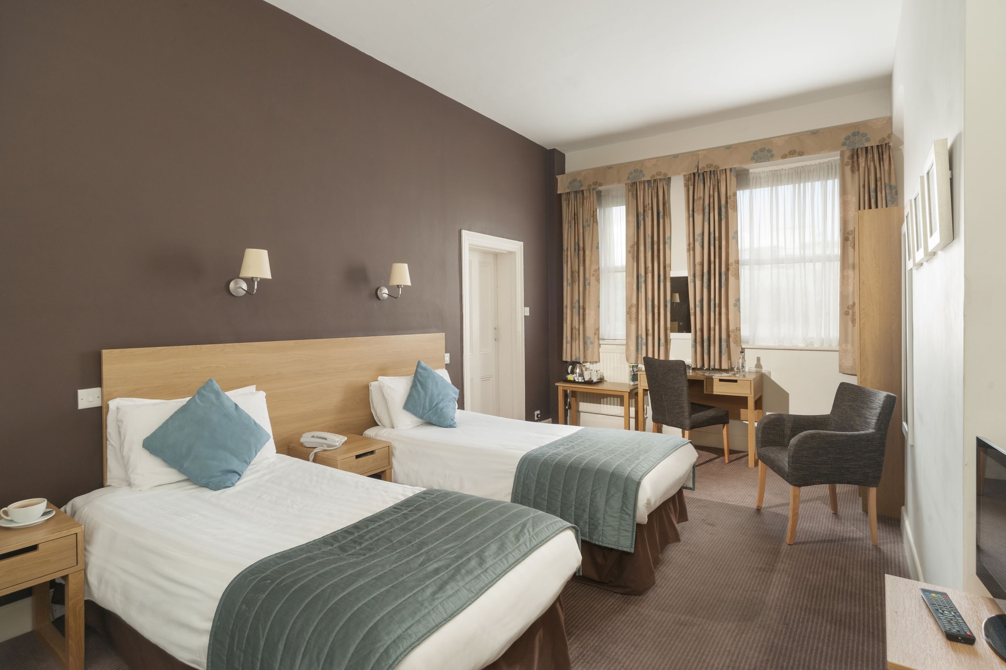 Standard, Twin Beds, Waverley Castle Hotel 3/4