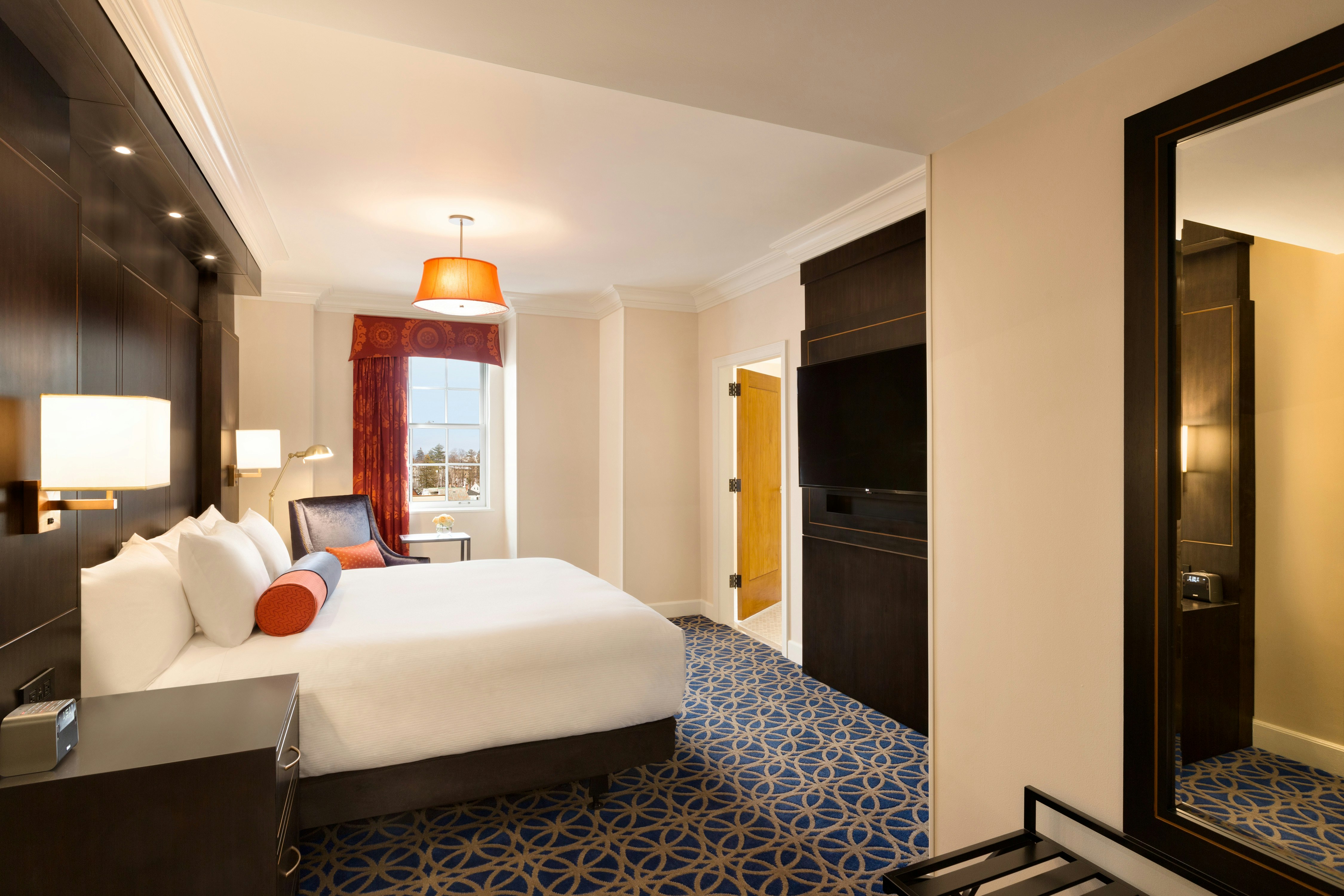 Hotel Saranac Curio Collection By Hilton 18/63