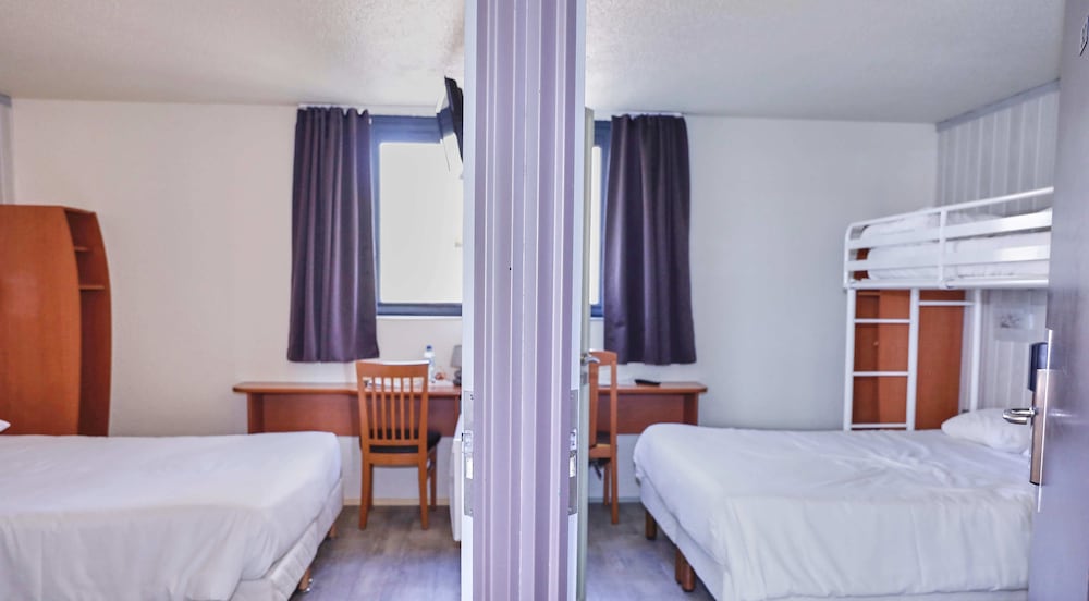 Brit Hotel Chambery 10/55
