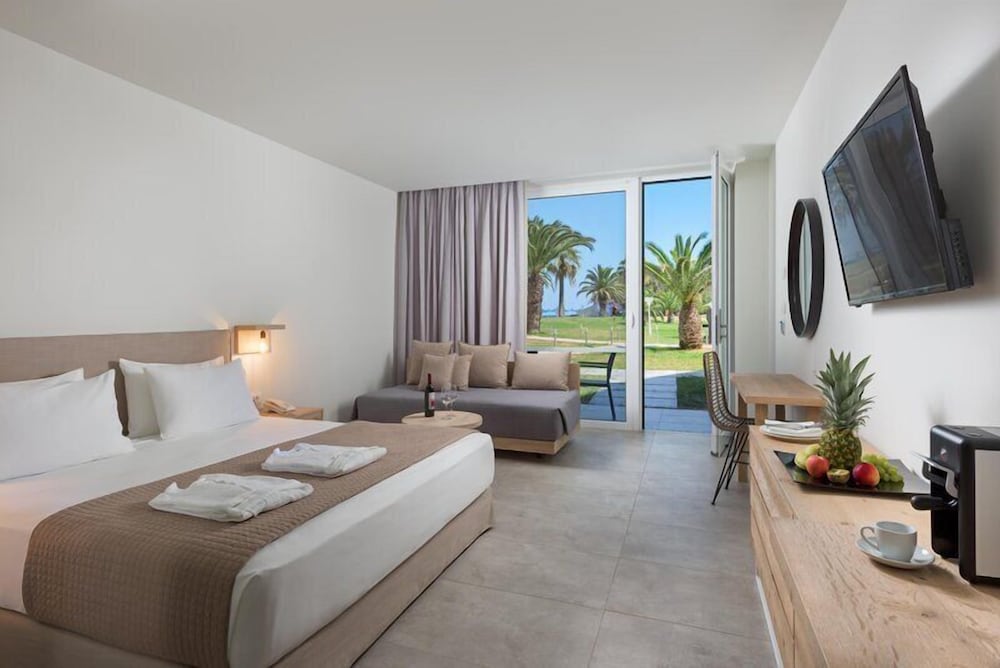 Premium, 1 Double and 1 Single Bed, Beach Front, Building