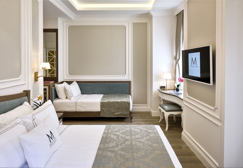 ROOM, TRIPLE