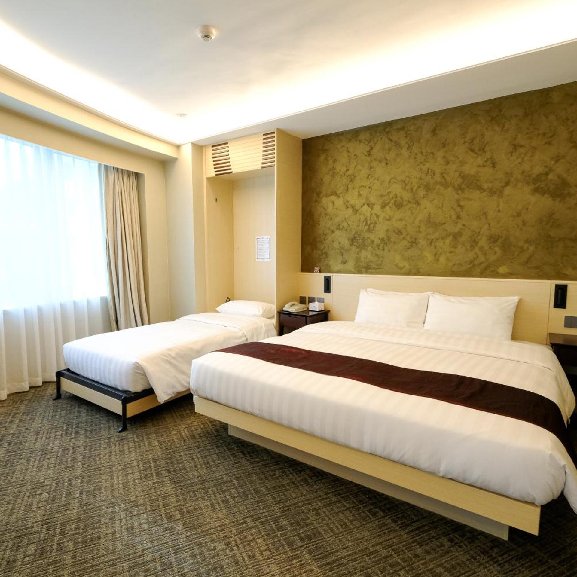 Premier, Studio, King Bed, Open Area