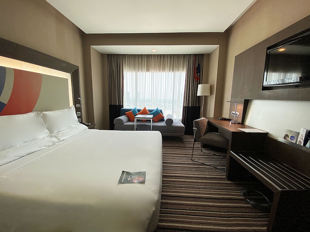 Novotel Bangkok Impact 33/77