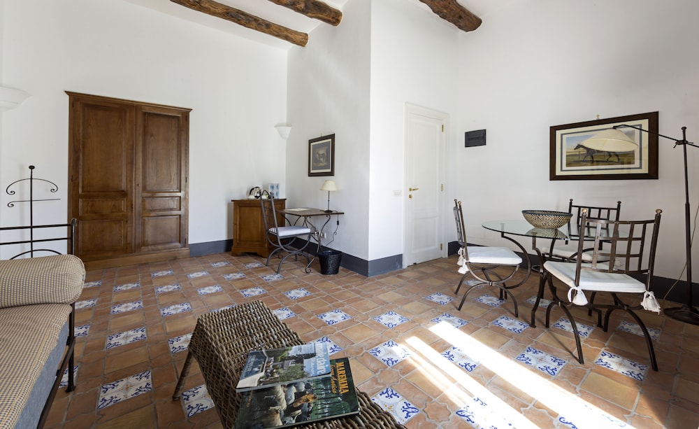 Relais Regina Giovanna 55/77