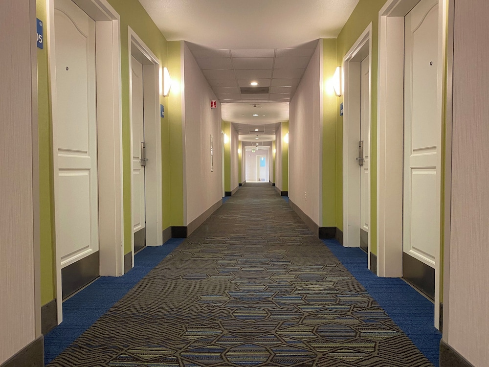 Holiday Inn Express Hotel And Suites Beaumont Oak Valley 64/66