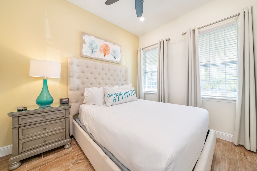 Margaritaville Cottages Orlando with H2O Waterpark by Rentyl 10/50