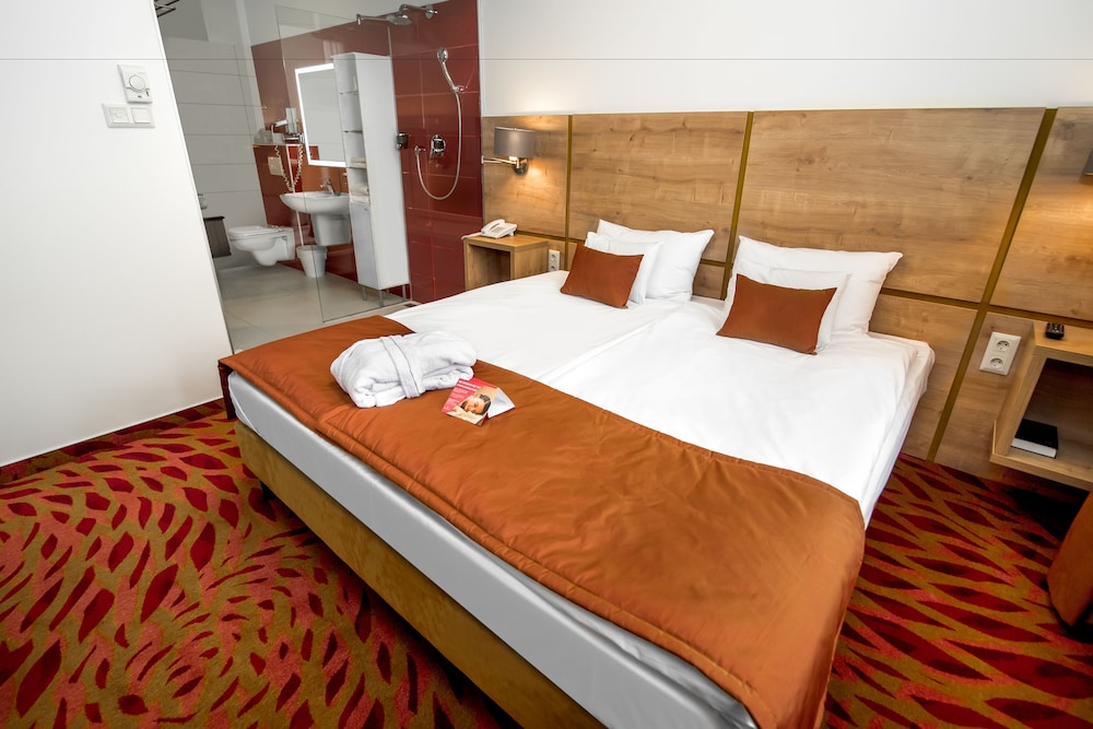 1 BEDROOM, JUNIOR SUITE, BALCONY