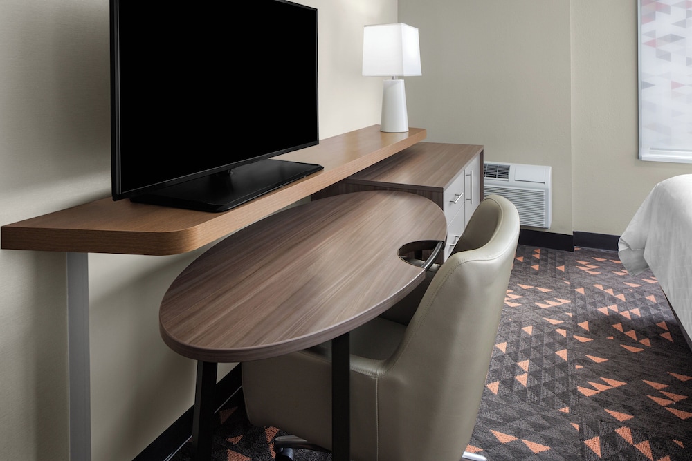 Holiday Inn Hasbrouck Heights Hotel 32/40