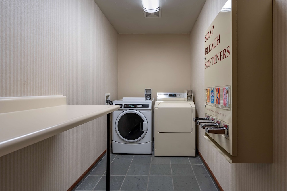 Best Western Desert Inn 23/50