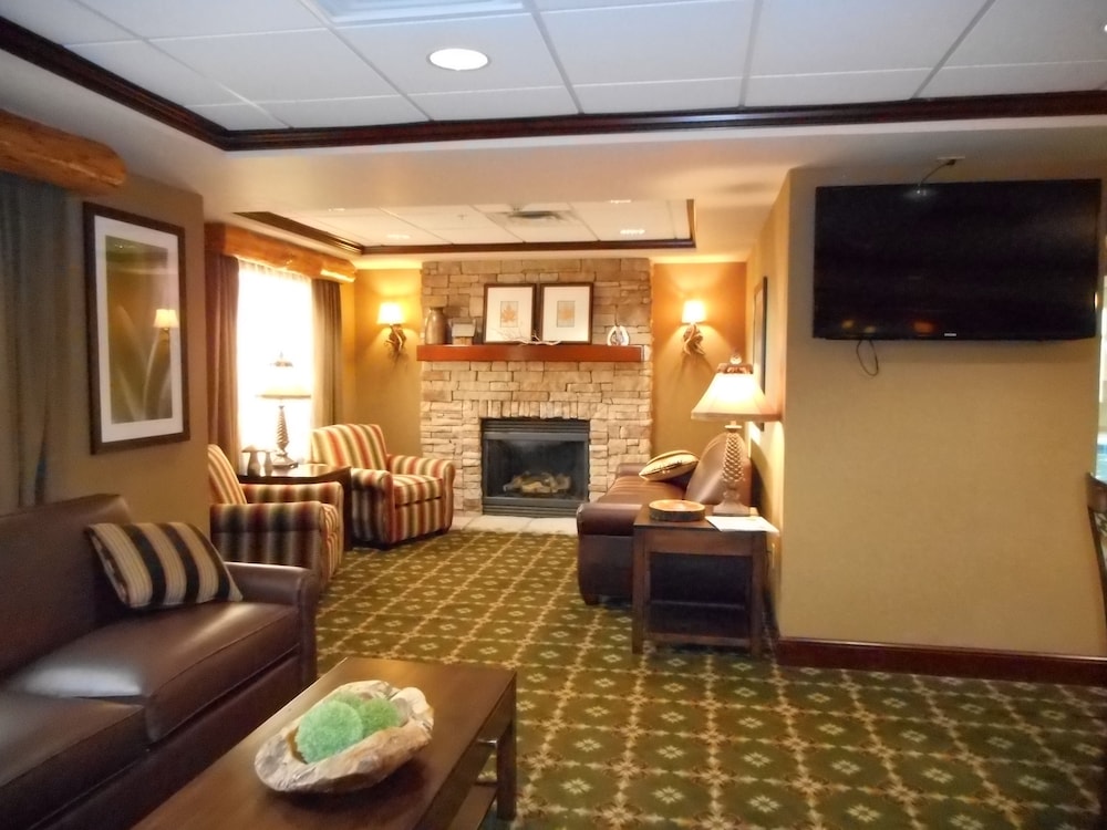 Holiday Inn Express Hocking Hills Logan 50/72