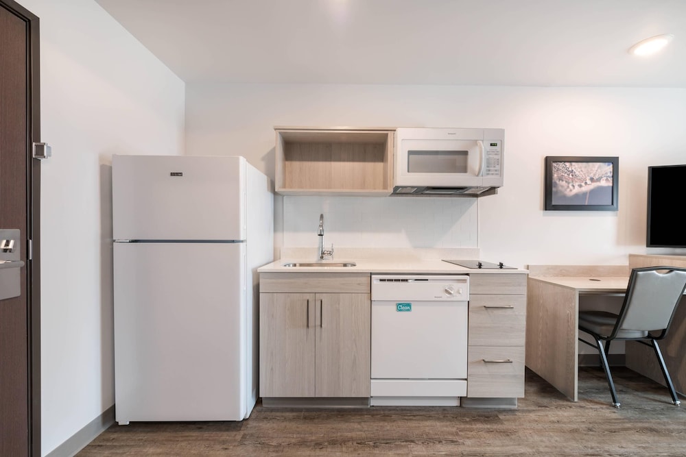 WoodSpring Suites Concord-Charlotte Speedway 22/36