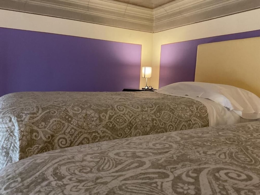 Turandot, Twin Beds