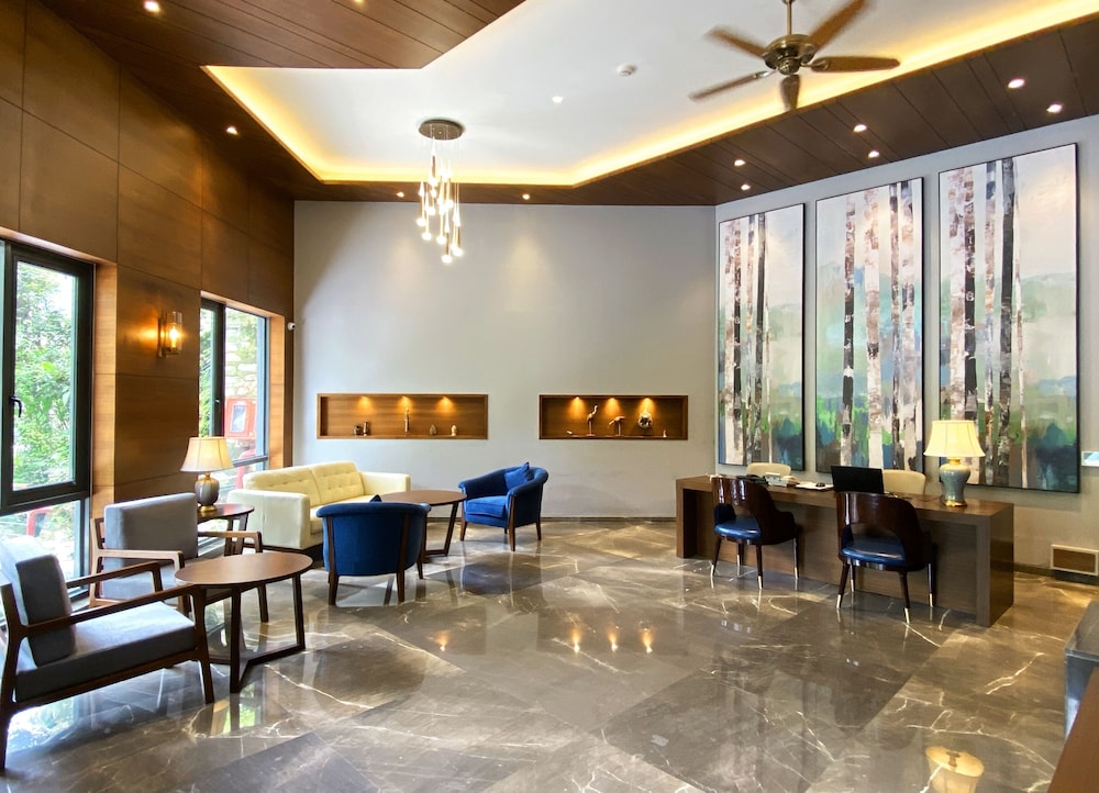 The Rosefinch Sarovar Portico 14/40
