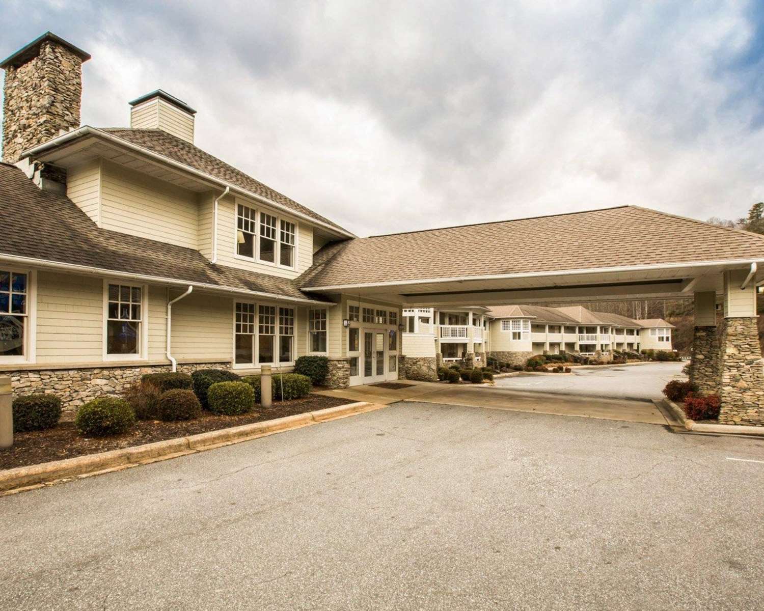 SureStay by Best Western Cherokee on the River 4/6