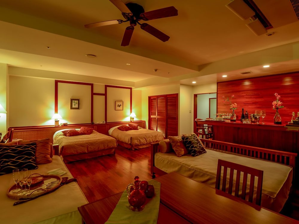 Kanucha Bay Hotels and Villas 54/80