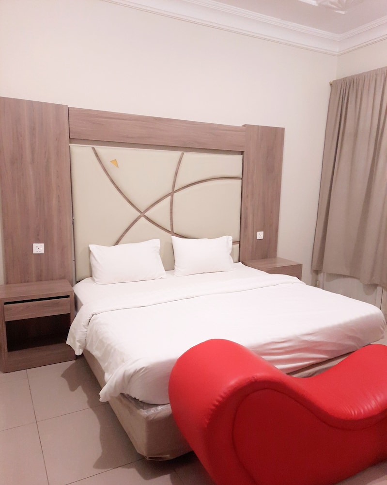 جولدن أبها المضياف(Abha Al-Mudiyaf Al-Thahabiya Serviced Apartments) 13/25