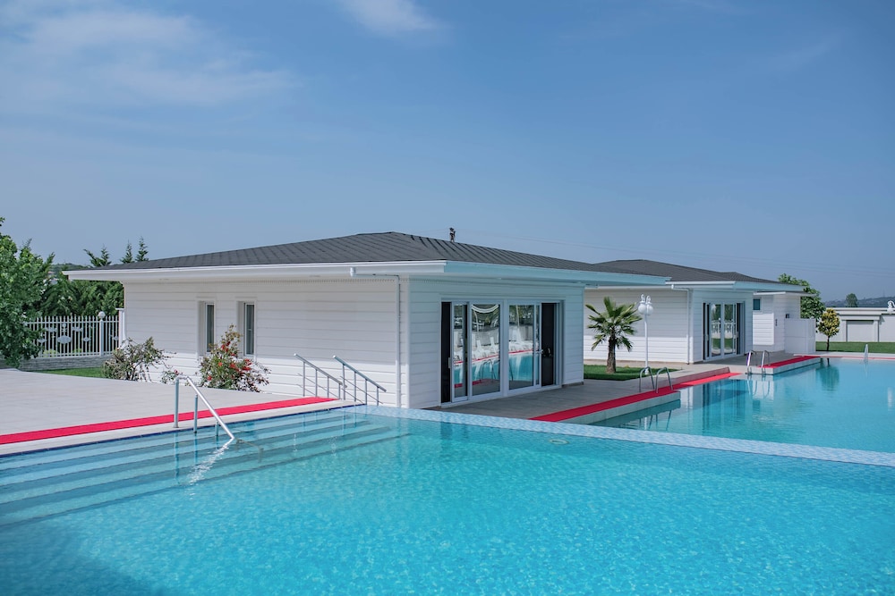 The Green Oasis Hotel Spa 45/47
