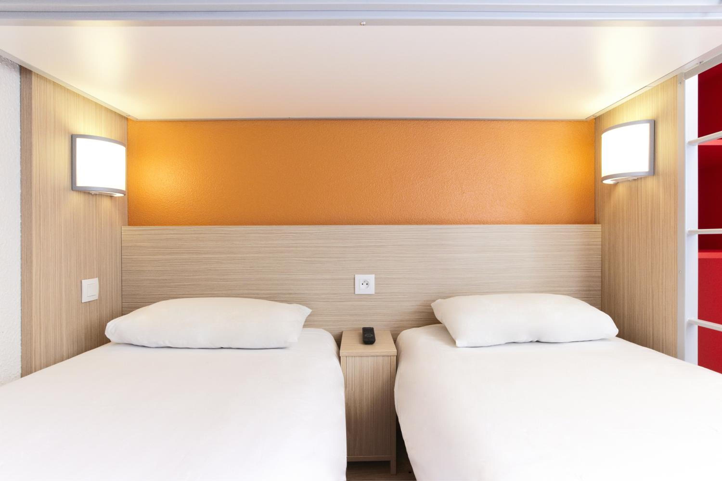 Room, Twin Beds