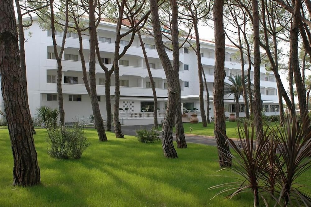 Domizia Palace Hotel 50/62