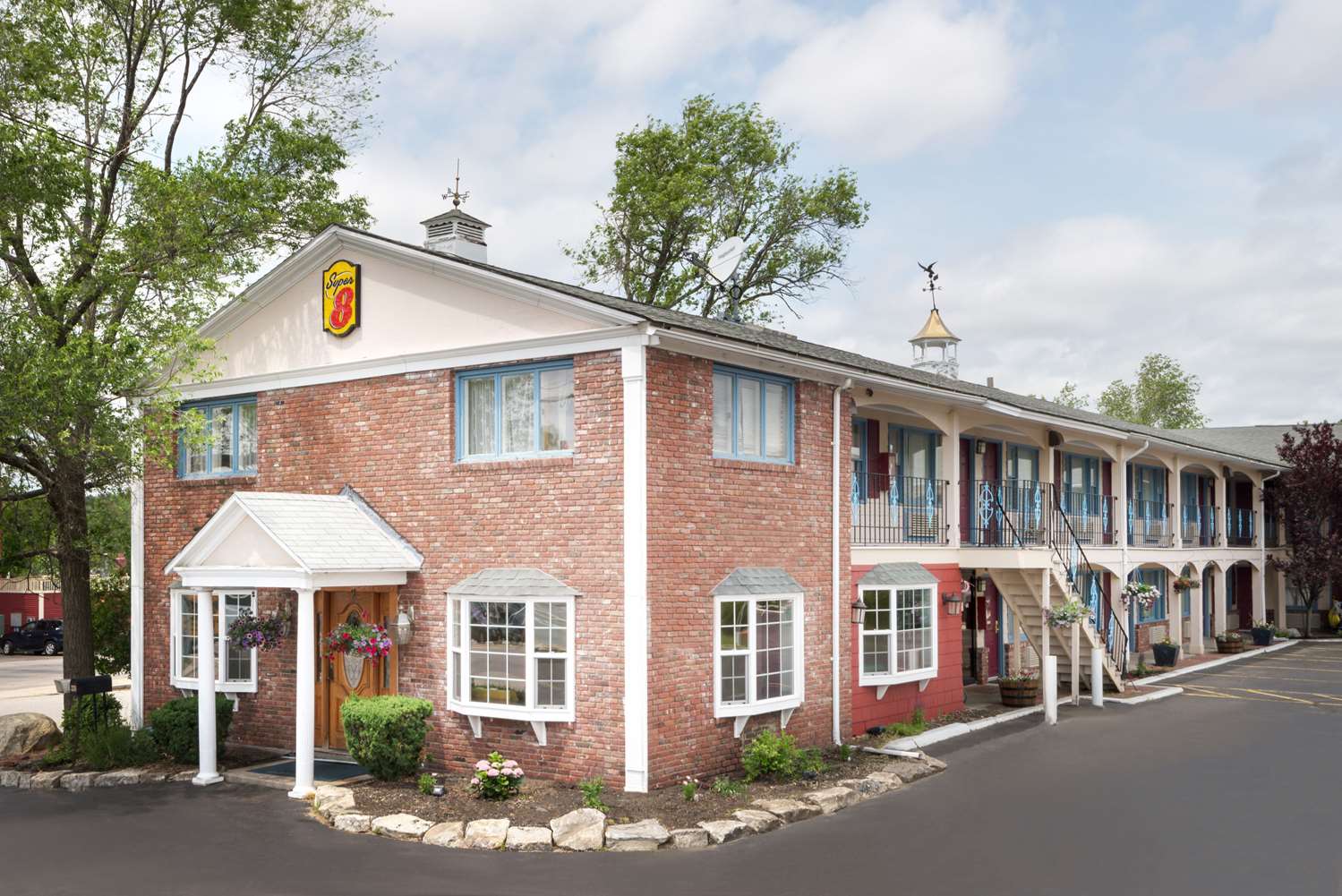 Super 8 By Wyndham Sturbridge 2/10
