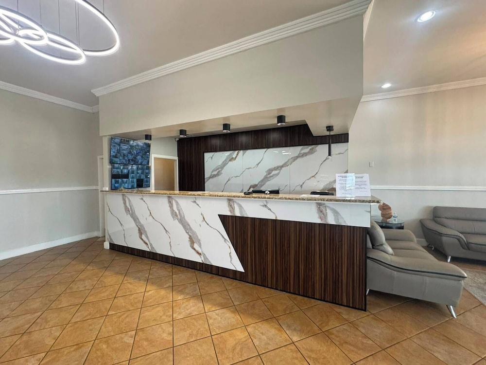 Express Inn Suites 5/58
