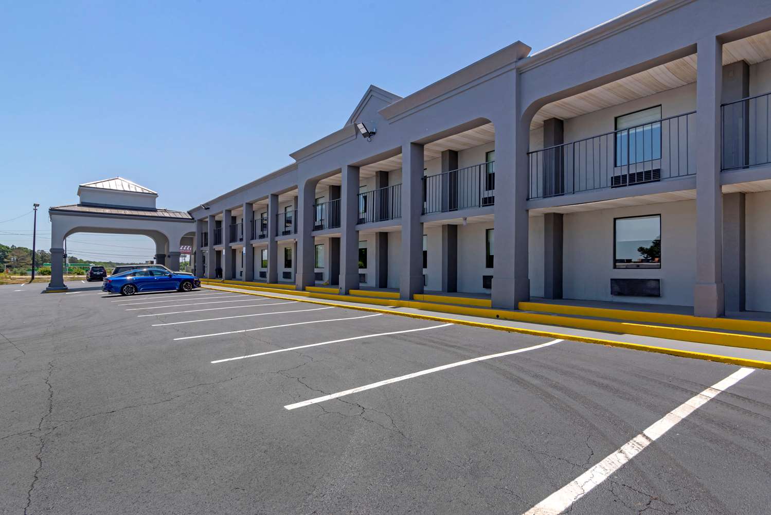 Clarion Pointe McDonough 41/43