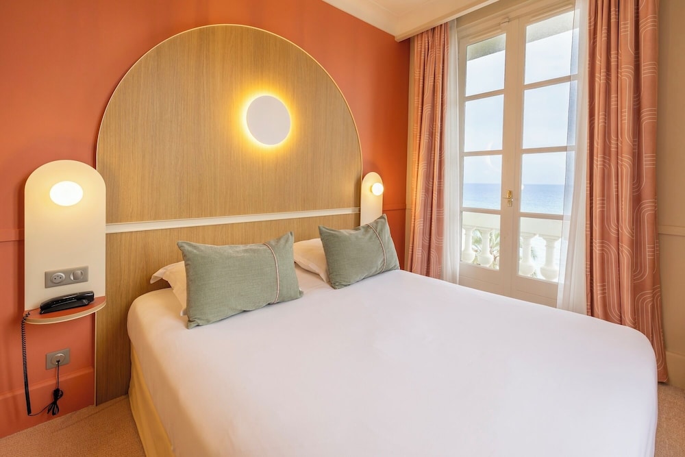 Hotel Vacances Bleues Le Balmoral 22/75