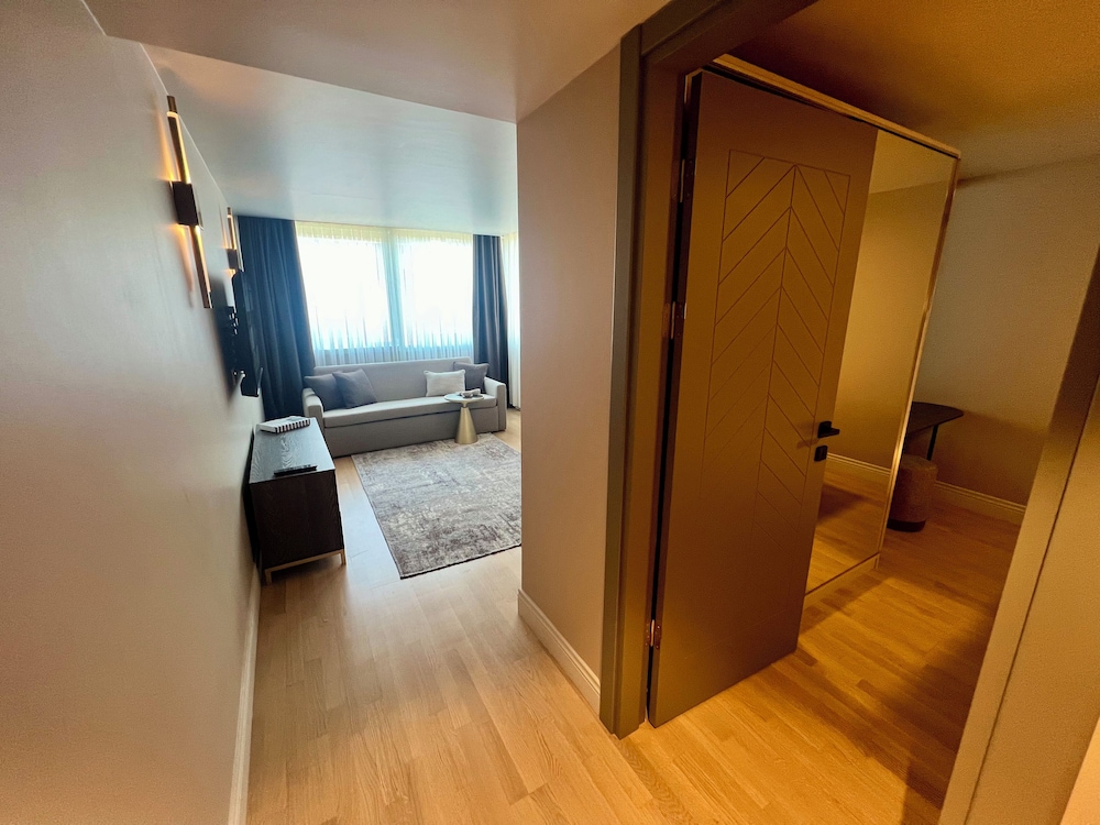 Weingart Suites Hotel 33/58