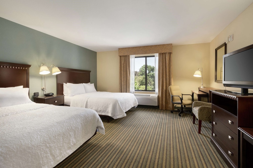 Hampton Inn & Suites Thousand Oaks 14/58