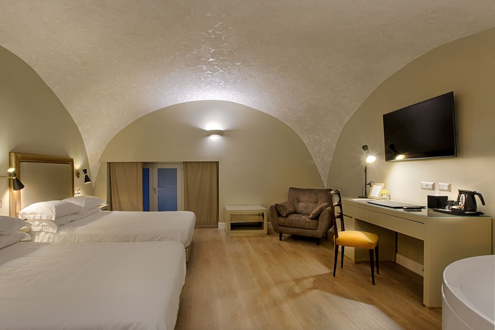 Caruso Place Boutique Wellness Suites 28/70