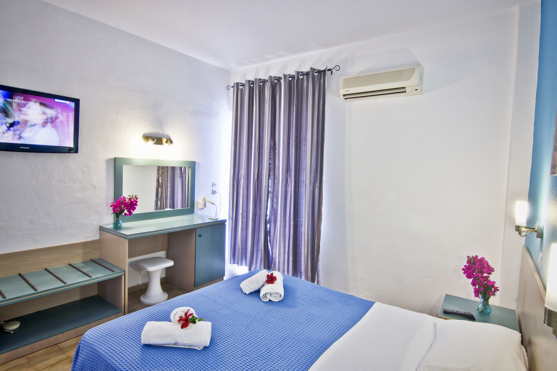 ROOM, DOUBLE OR TWIN BED, GARDEN VIEW