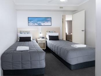 2 Bedrooms, Bay View
