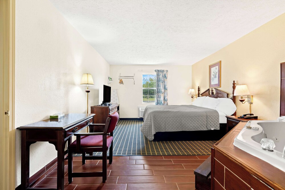 Americas Best Value Inn & Suites Mt. Pleasant 17/28
