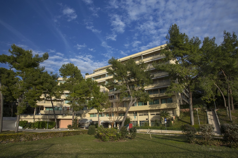 THE RESIDENCE 58/71