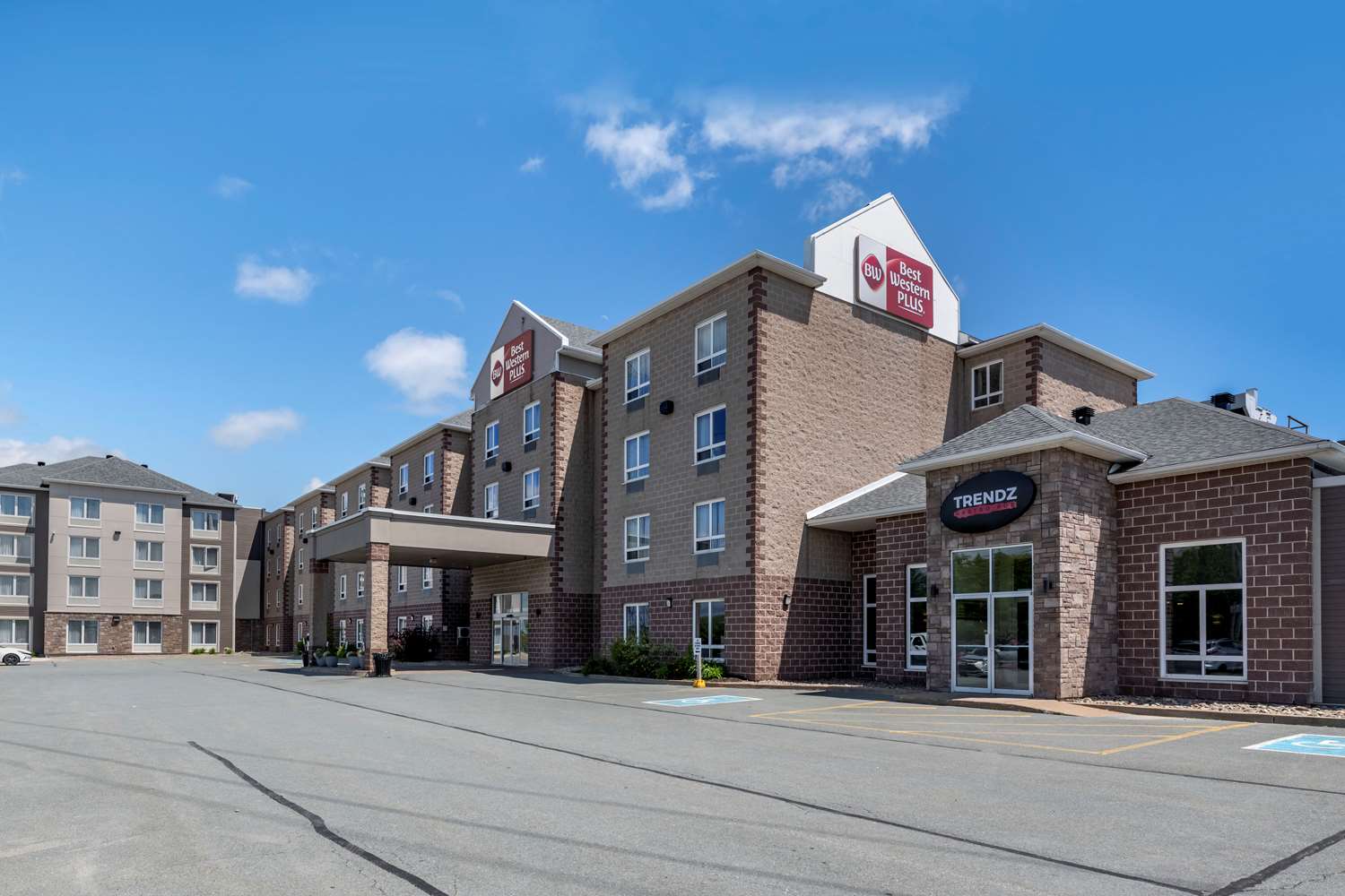 Best Western Plus Dartmouth Hotel Suites 41/42