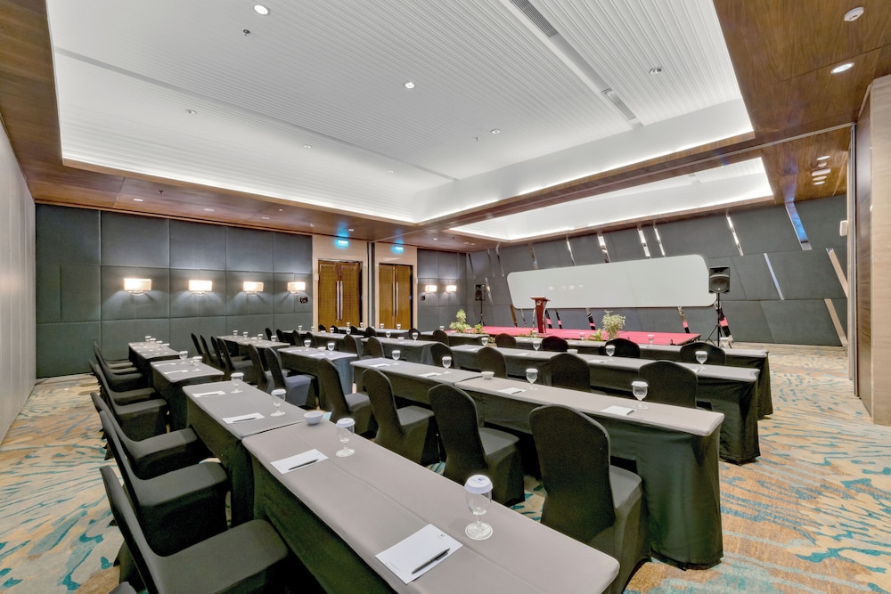 Hotel Ciputra Cibubur managed by Swiss-Belhotel International 67/75