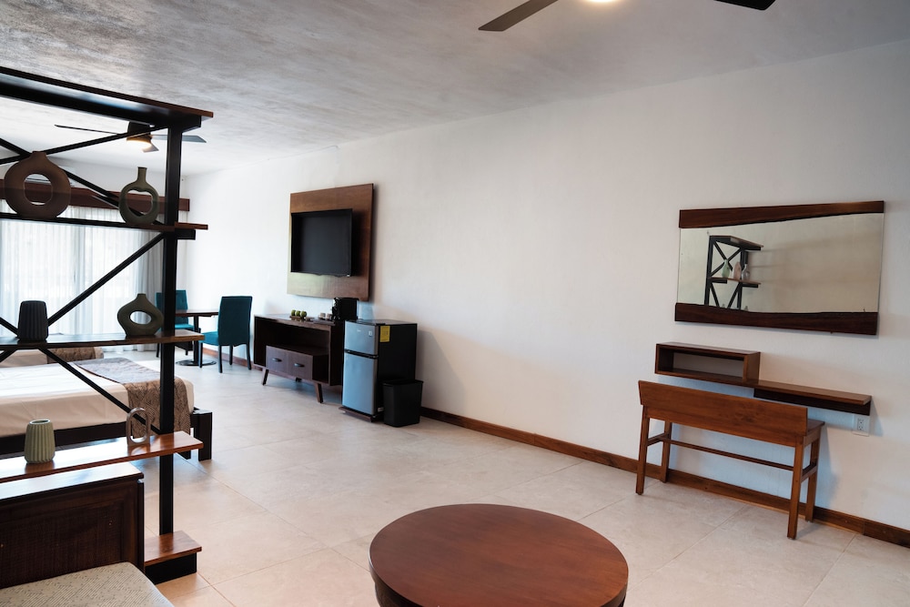 The Mint Resort Isla Mujeres 39/67