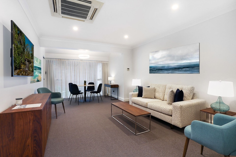 Killara Hotel And Suites 24/35