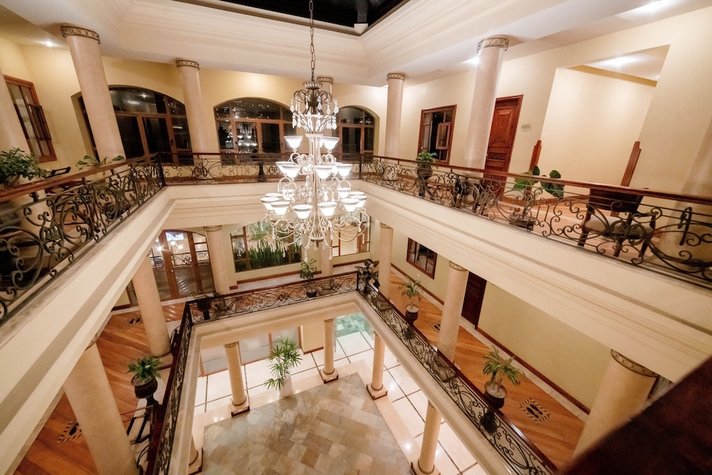 Grand Victoria Boutique Hotel 54/69