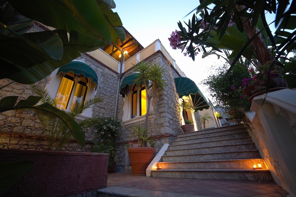 Hotel Baia Delle Sirene 12/80