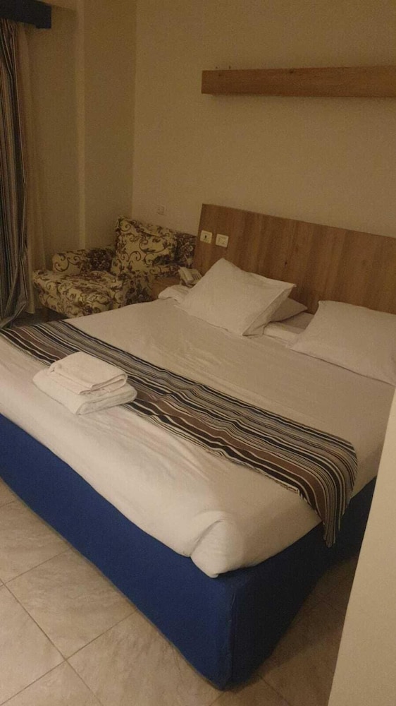 Siesta Marina Hotel 8/30