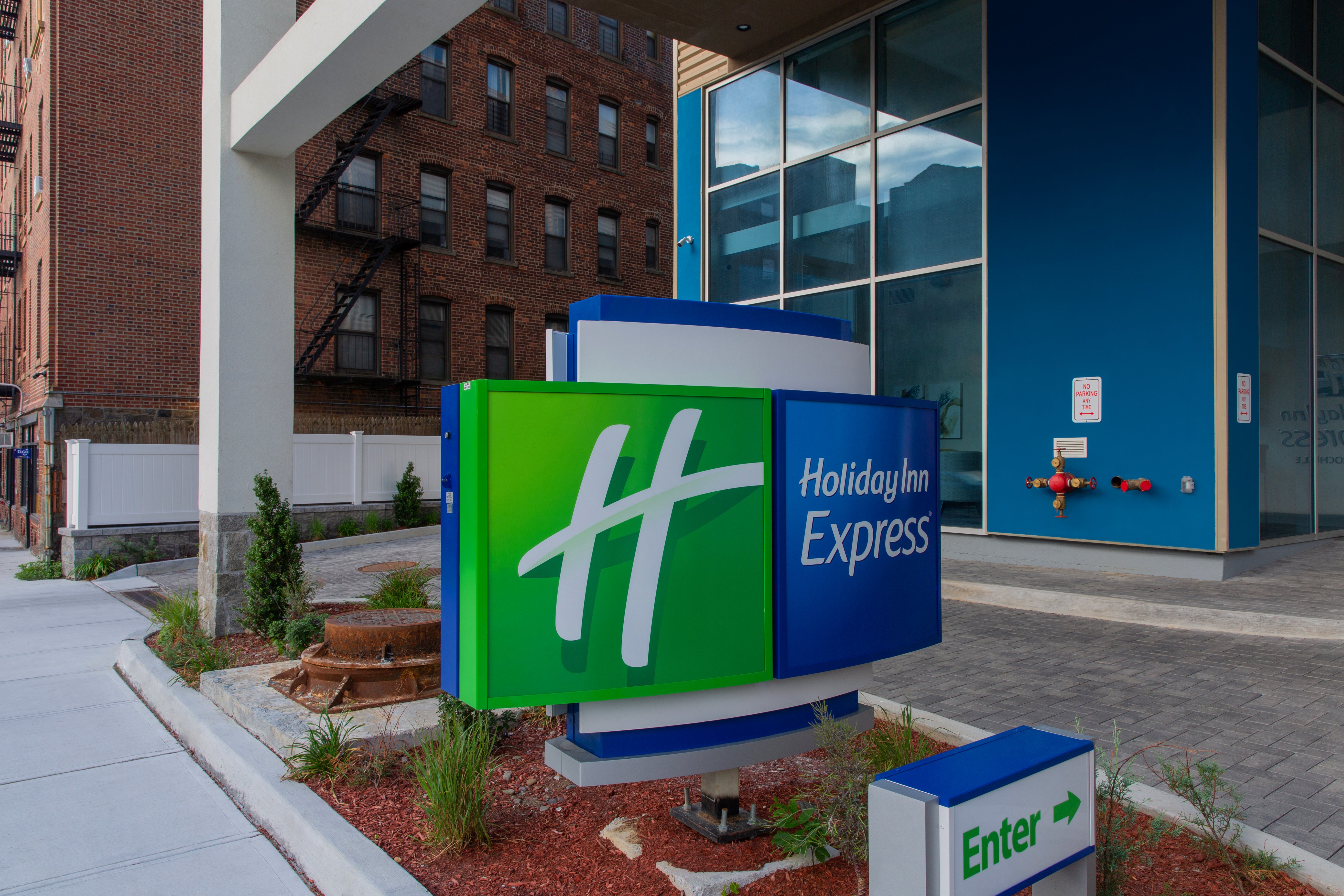 Holiday Inn Express New Rochelle 5/66