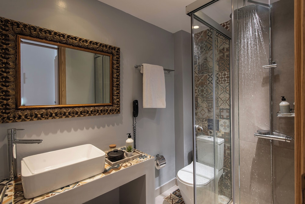غرفة قياسية بسرير مزدوج بإطلالة على البحر، Serenity Blue Hotel 6/7
