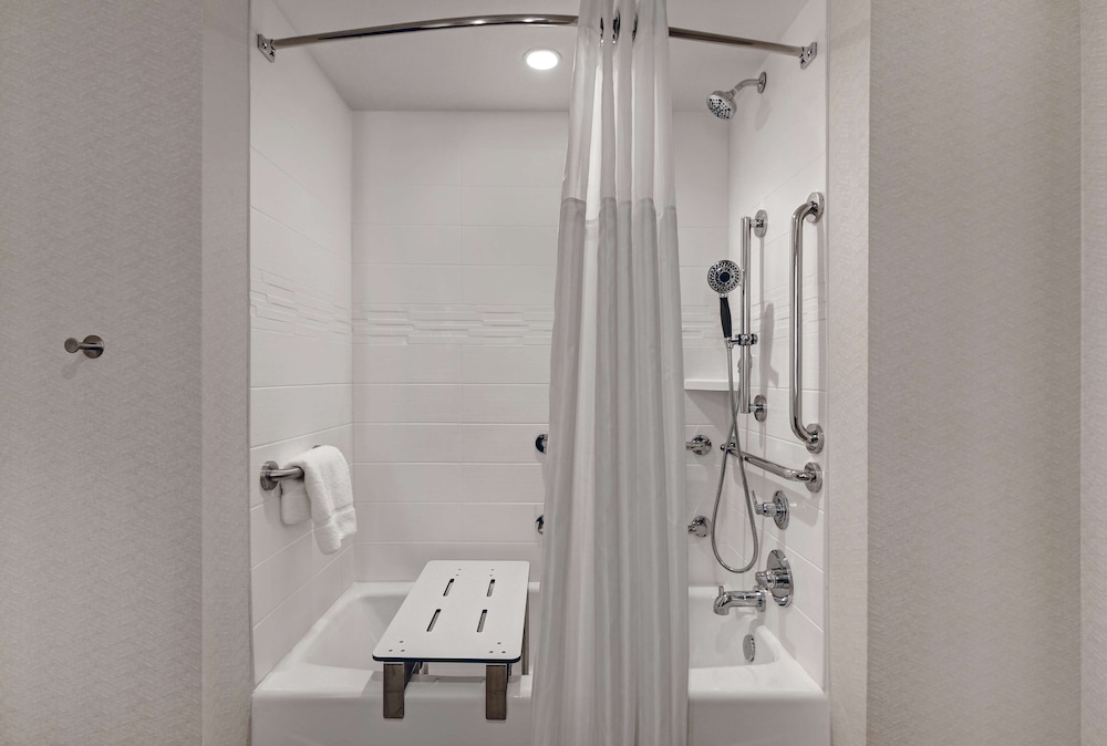 Hilton Garden Inn Madison Huntsville Airport AL 18/45