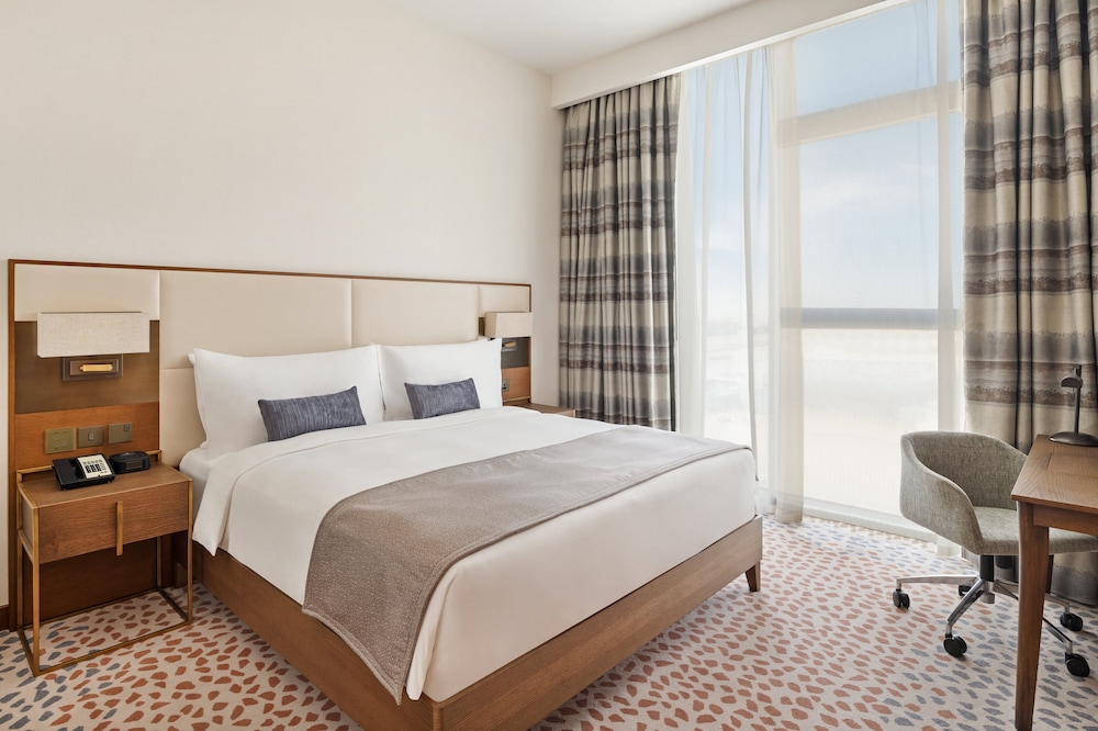 Staybridge Suites Dubai Al-Maktoum Airport 12/58