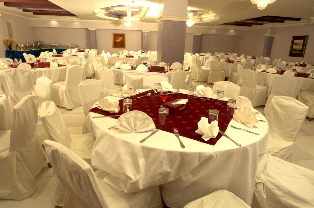Safeer Plaza Hotel 27/50